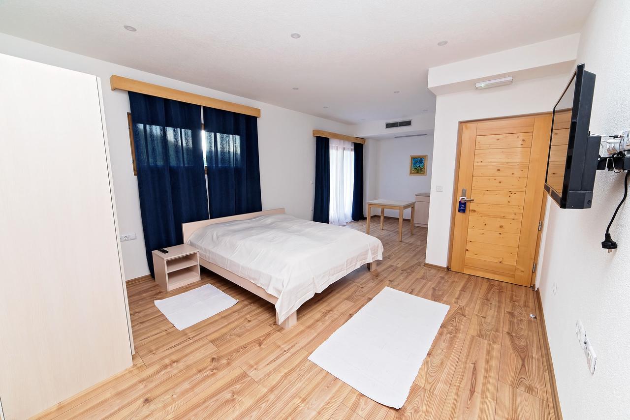 B&B Zlatna Nit Bosanska Krupa Exteriör bild